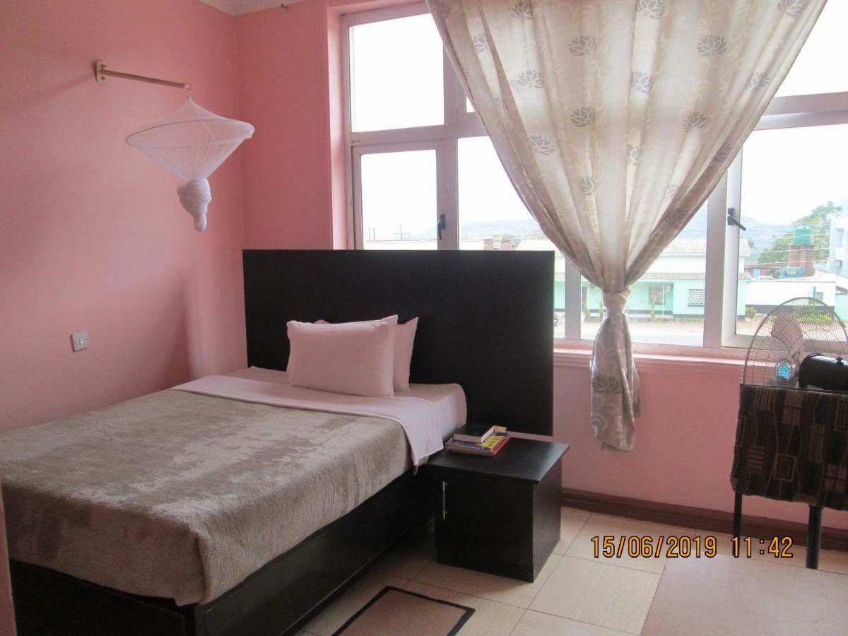 Bluegum Avenue Lodge Zomba Buitenkant foto